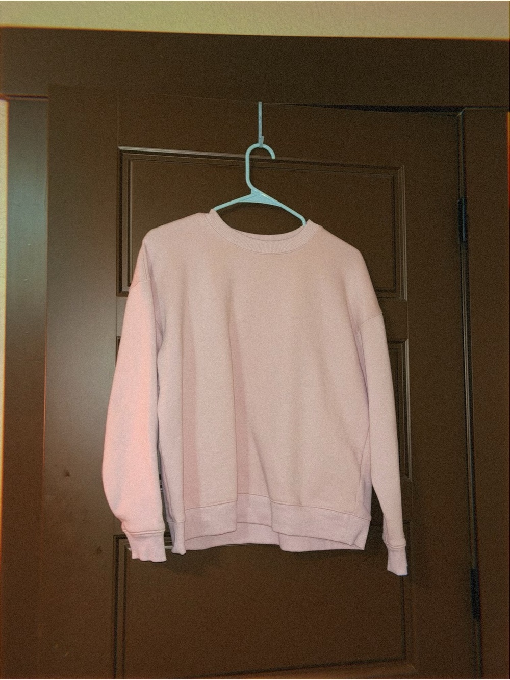 Classic Crewneck Women's Sweater - Light Pink